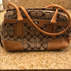 Coach purse, never used! Comes with dust bag